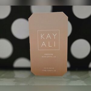 5/$25✨️Kayali Freedom Musk Santal EDP✨️
